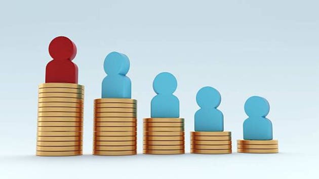 Subprime borrowers are having trouble paying loans, widening the wealth gap in America – Moody’s Zandi