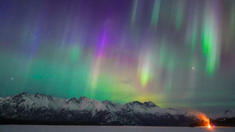 Northern lights dazzle worldwide as strong G3 geomagnetic storm sparks stunning show (photos)