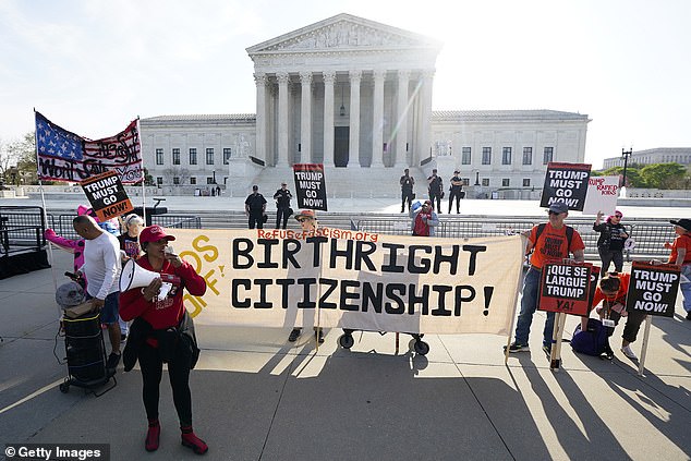 Trump stares down SCOTUS justices face-to-face as they criticize his ‘quirky’ plan to stop birthright citizenship – in a dramatic FIRST for a sitting President