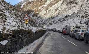 We’ll take your cars away if you don’t park them properly, police warn Bank Holiday Instagrammers heading for Britain’s ‘busiest mountain’