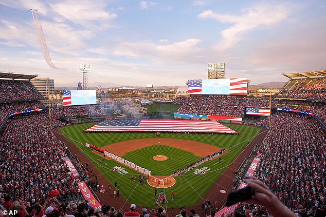 National anthem disaster at MLB game as singer desperately tries to time lyrics with flyover