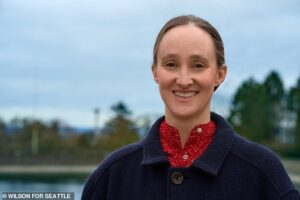 Fury as ‘white female Mamdani’ mayor who has never owned a car takes away lane of road from motorists to stop the route 8 bus she rides from being late