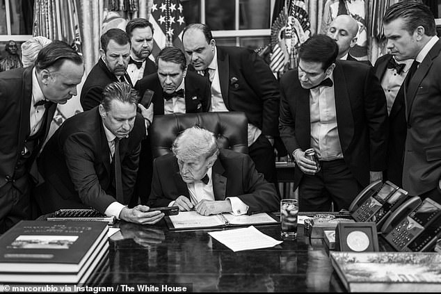 The Oval Office picture of ‘all the president’s men’ reveals Trump’s closest advisors after dinner shooting