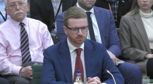 ‘I got it wrong’: Starmer’s ex-chief of staff falls on his sword over Mandelson in desperate bid to save PM ahead of crunch vote tonight