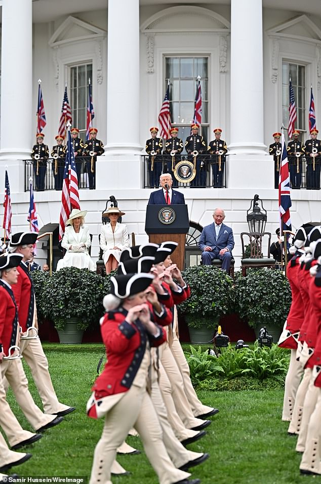 Trump’s very intimate gesture toward Melania exposed after making marriage quip in front of King Charles and Queen Camilla