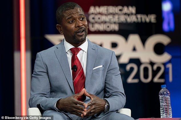 Ex-Vikings star breaks silence on FBI raids targeting alleged Somali fraudsters in Minnesota