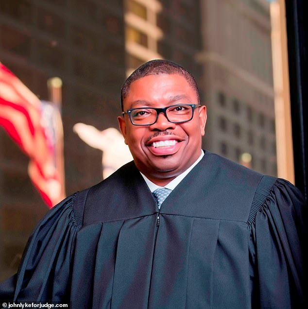 Chicago judge freed suspected robber on ankle monitor before his act of extreme violence against female shop worker… now one of the city’s cops has been murdered