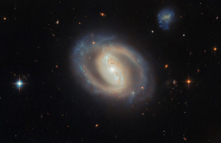 A Gently Glowing Galaxy – NASA