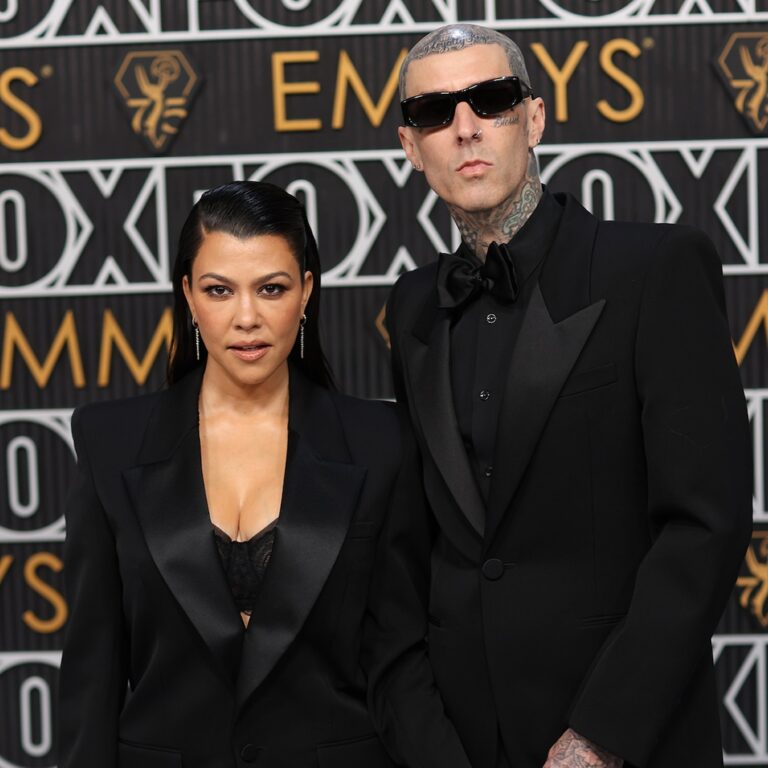 Kourtney Kardashian, Travis Barker Foot Fetish: Sucks Toes in Photo 