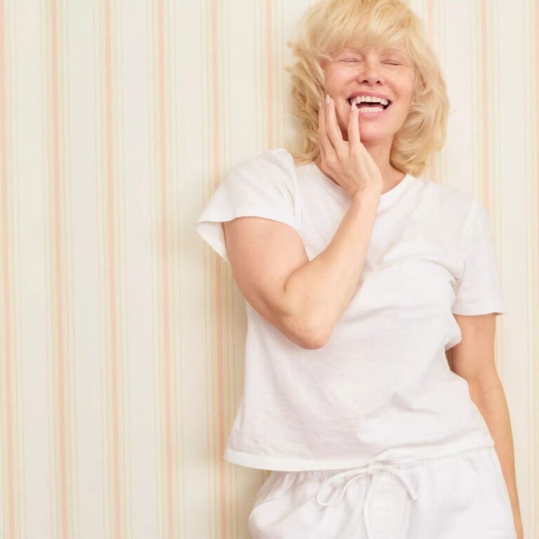 Pamela Anderson’s Aerie Collection: Linen Sets, Cozy Denim