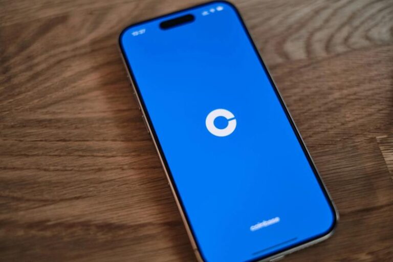 Prediction markets are the new secret weapon for Coinbase (COIN) and Robinhood (HOOD) growth