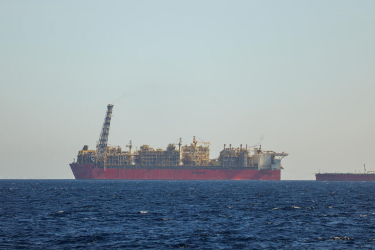 “Breakfast with a side of lobbying”: Greenpeace warns Prime Minister not to cave to fossil fuel lobby on gas tax in Perth