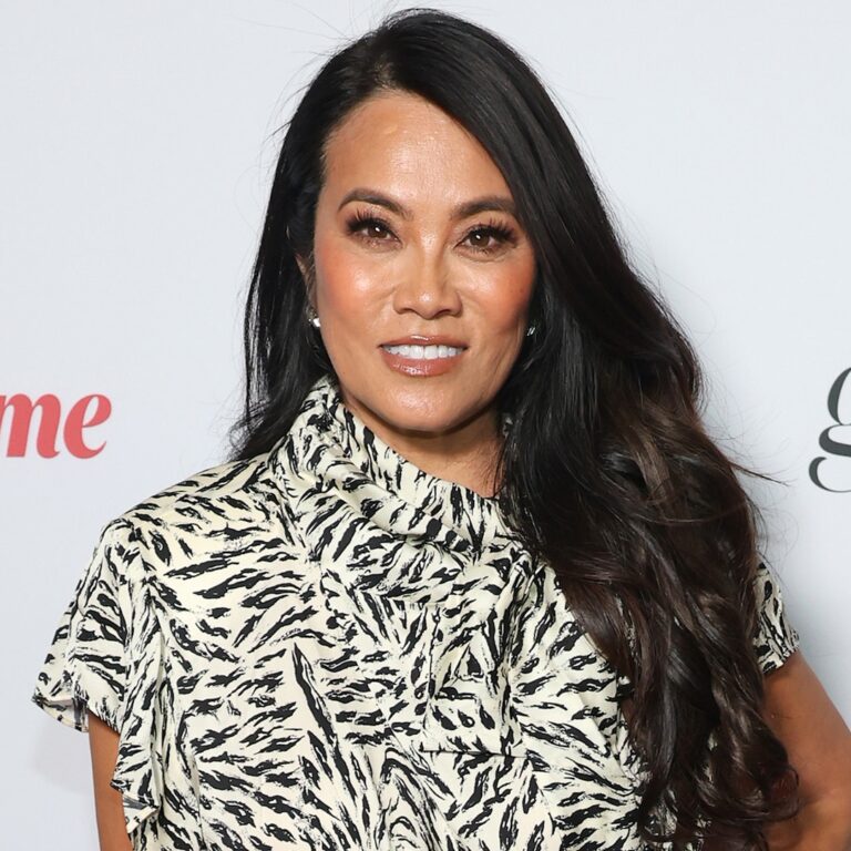 How Dr. Pimple Popper Sandra Lee Is Retraining Her Brain After Stroke