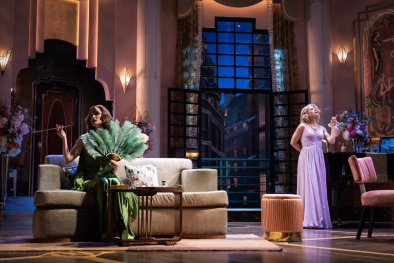 Rose Byrne, Kelli O’Hara Are Absolutely Fabulous