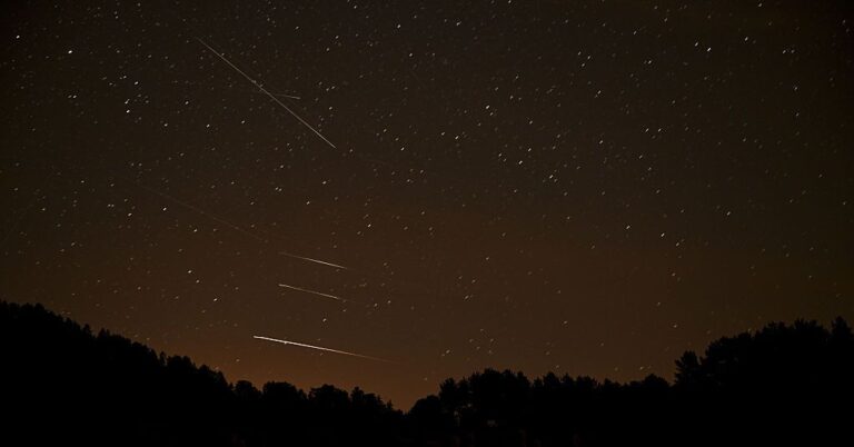 How to Watch the 2026 Lyrids Meteor Shower at Its Peak