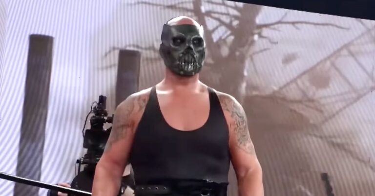 Pro Wrestler Stabbed by Fan After Match in Wild Scene