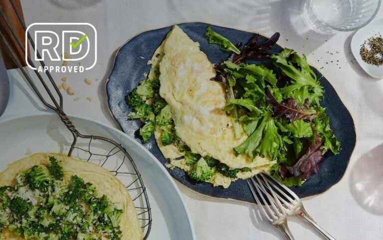 Broccoli Pesto Omelet With Mixed Greens