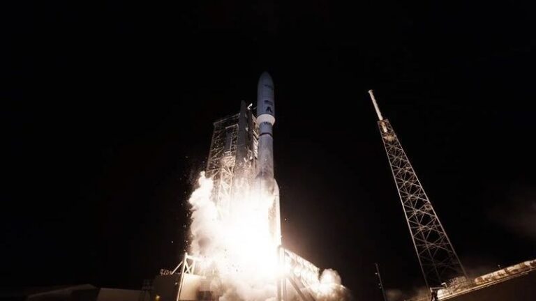 Atlas V rocket launches 29 Amazon internet satellites to orbit