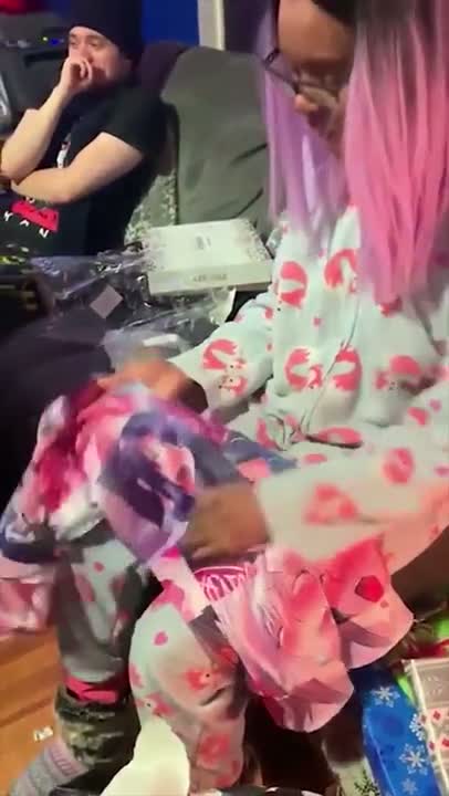 Your glimmer smells like bedroom.