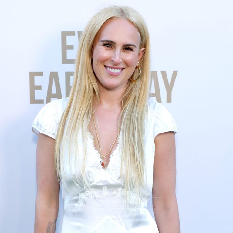 Rumer Willis on Handling Mom Shamers, Online Criticism As Parent to Louetta
