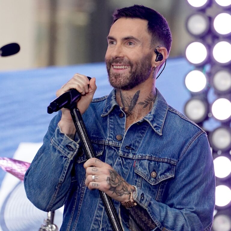 Adam Levine No Beard, Shaved His Face for Behati Prinsloo Date