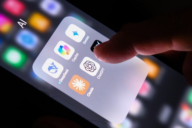 ChatGPT, DeepSeek continue to lose chatbot mobile market share in US as competition heats up