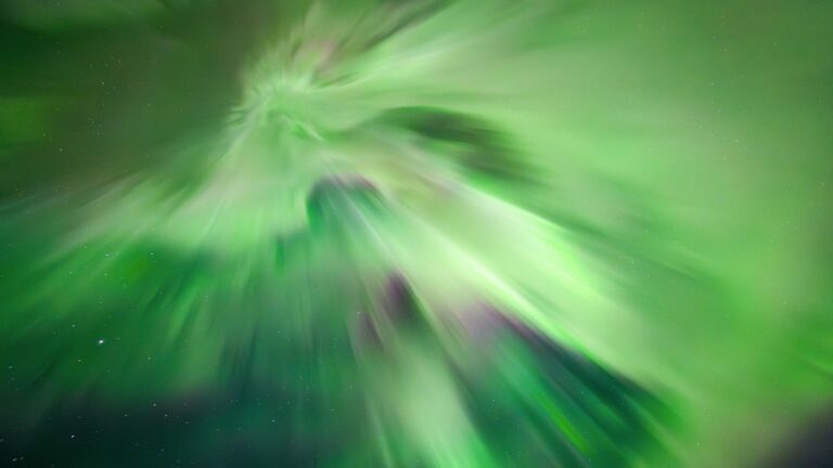 Aurora expert captures rare pulsating northern lights in remarkable detail