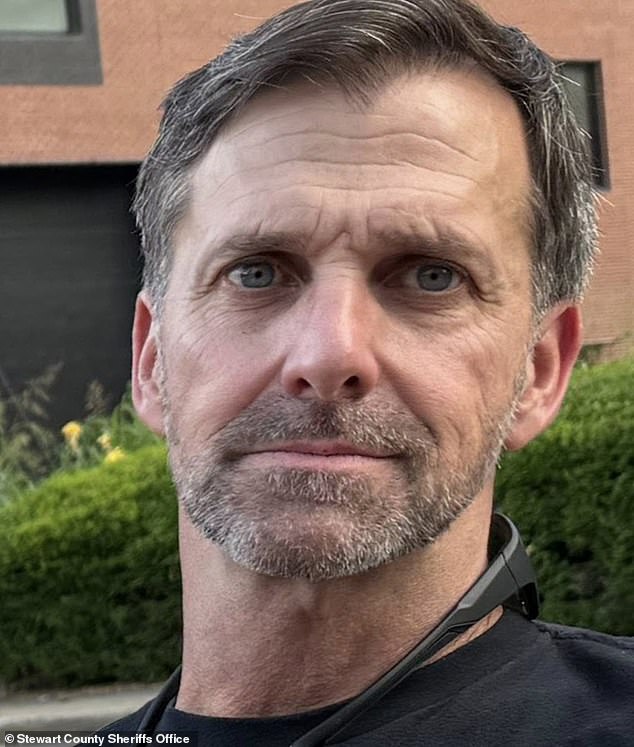 Armed and dangerous survivalist and Army veteran on the loose after shooting wife in their Tennessee home