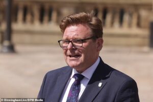 Labour loses control of Birmingham with Reform and pro-Gaza independents poised to shatter party’s dominance of crisis-hit City Council