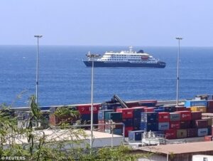 US sends evacuation flight to rescue 17 Americans trapped on hantavirus cruise ship and bring them to state-of-the-art quarantine center in NEBRASKA