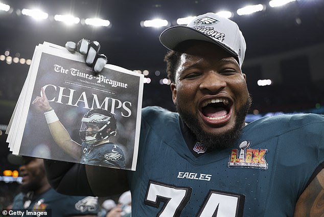 Philadelphia Eagles player accused of dumping his eight-months pregnant girlfriend breaks silence