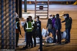 Australians rescued from hantavirus-riddled cruise liner will wear full PPE on the flight home