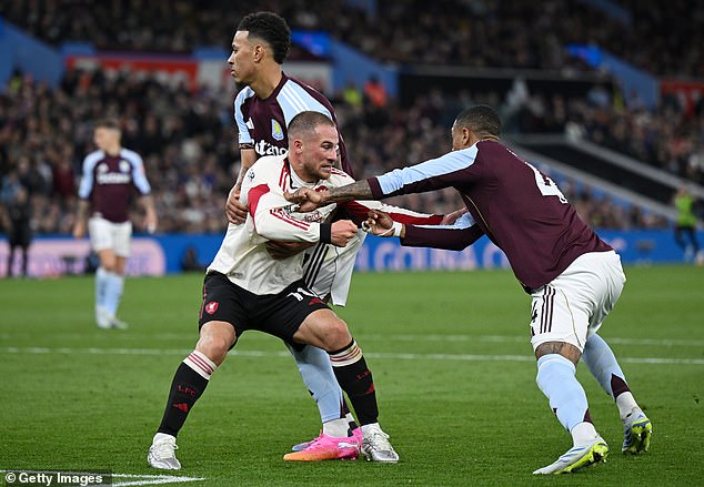 Jamie Carragher hits out at ’embarrassing’ Liverpool star’s attempt to get rival Aston Villa player sent off: ‘He does that every game’