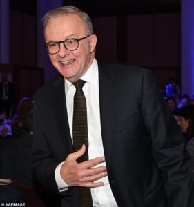 Anthony Albanese set to collect major international leadership award in New York