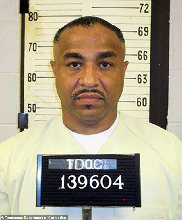 Death row prisoner’s execution dramatically halted after officials struggle to locate triple-murderer’s vein for lethal drugs