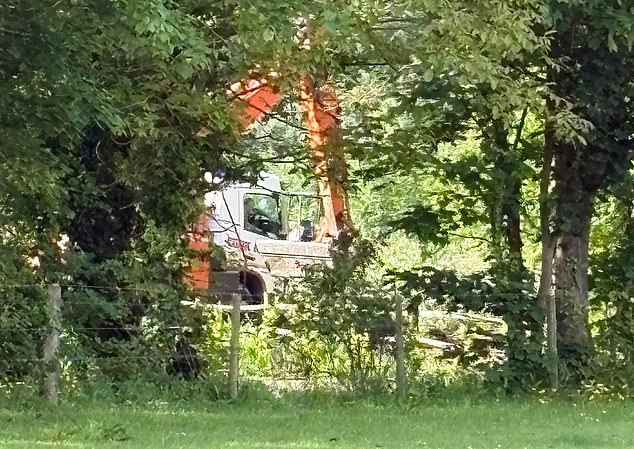 Traveller gangs prepare for Bank Holiday land grabs: Councils and villages on ‘red alert’ – as construction firm boss arranges for lorry loads of aggregate to be delivered to sites across Surrey and Sussex