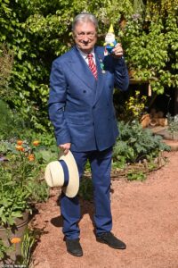 Alan Titchmarsh buys £2.6m luxury five-bed home from Omaze winner who got it for price of a £10 raffle ticket