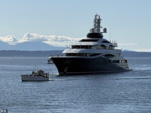 Eyes roll as Mark Zuckerberg docks his multi-million-dollar superyacht in Seattle harbor… hours after laying off hundreds of Meta employees living in the city