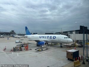 Mid-air horror as passenger sparks ‘security concern’ on United Airlines flight with 153 onboard