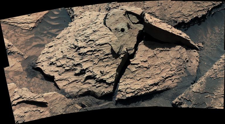 NASA’s Curiosity Takes Close Look at Rock That Got Stuck on Drill