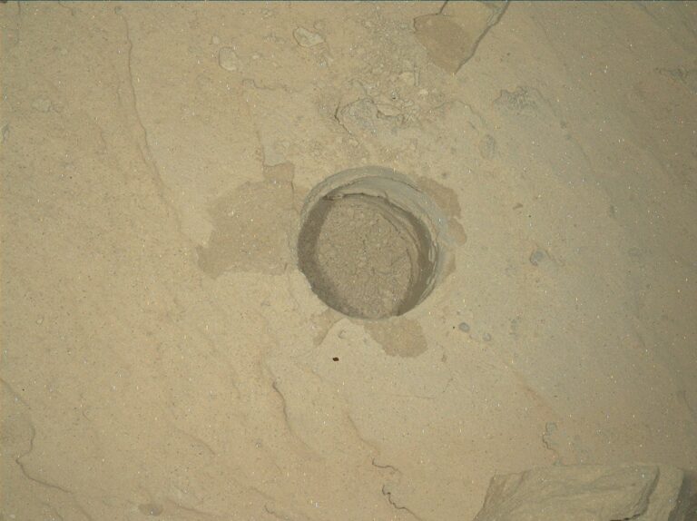 Curiosity Blog, Sols 4886-4892: Ingenuity and Perseverance, Curiosity Style