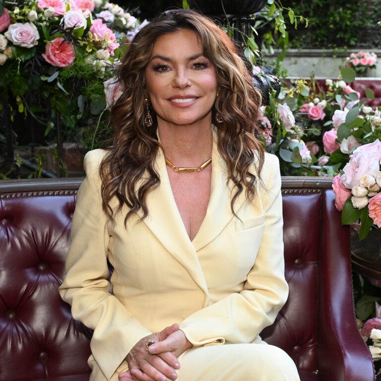 Shania Twain Reveals Bangs in Hair Transformation