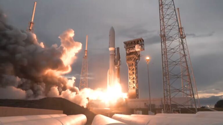 Atlas V rocket launches 29 Amazon Leo internet satellites to orbit from Florida