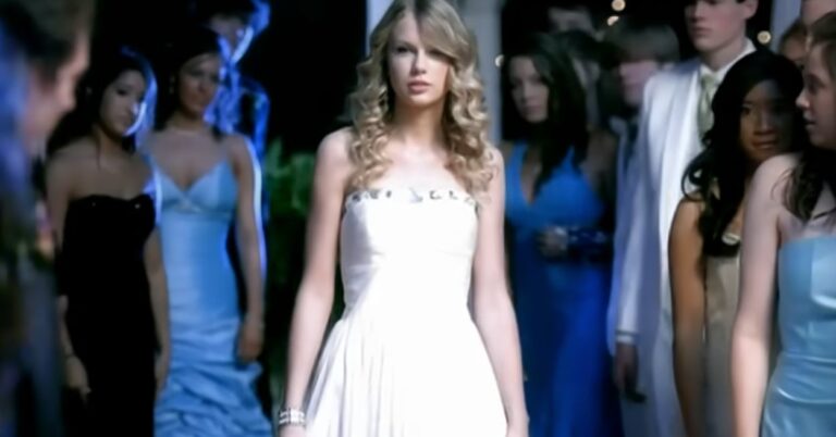 Prom Season Is Here! Pick Your Favorite Taylor Songs And Get Your PERFECT Prom Dress Color