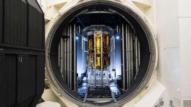 Blue Origin tests 1st moon lander ahead of lunar launch later this year (photo)