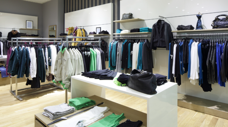 Fashion and Finances: How to Balance Personal Style With Smart Spending