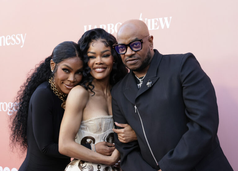 Teyana Taylor Pulls Up With Parents And Serves On Red Carpet