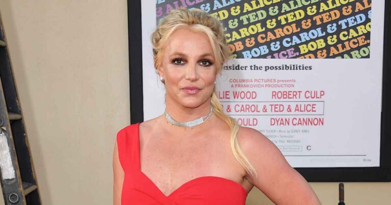 Britney Spears Posts for 1st Time Amid Restaurant Drama 