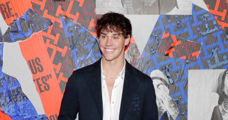 Noah Beck Returns to Instagram Amid Family Scandals