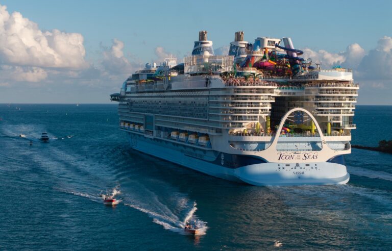 Stepbrother Accused of Rape & Murder Aboard Cruise Ship Won’t Be Jailed Ahead of Trial